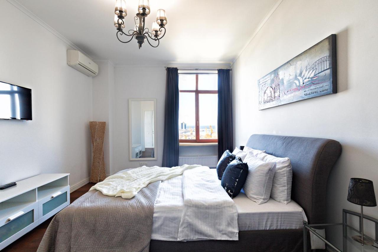 Central Park Apartments Odessa Buitenkant foto