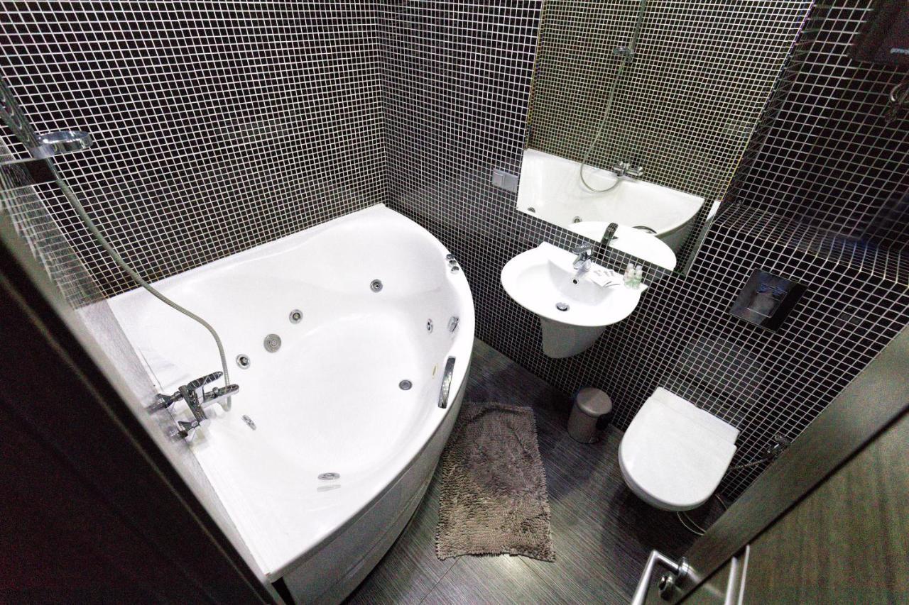 Central Park Apartments Odessa Buitenkant foto