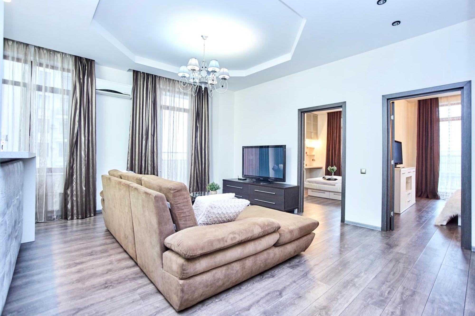 Central Park Apartments Odessa Buitenkant foto