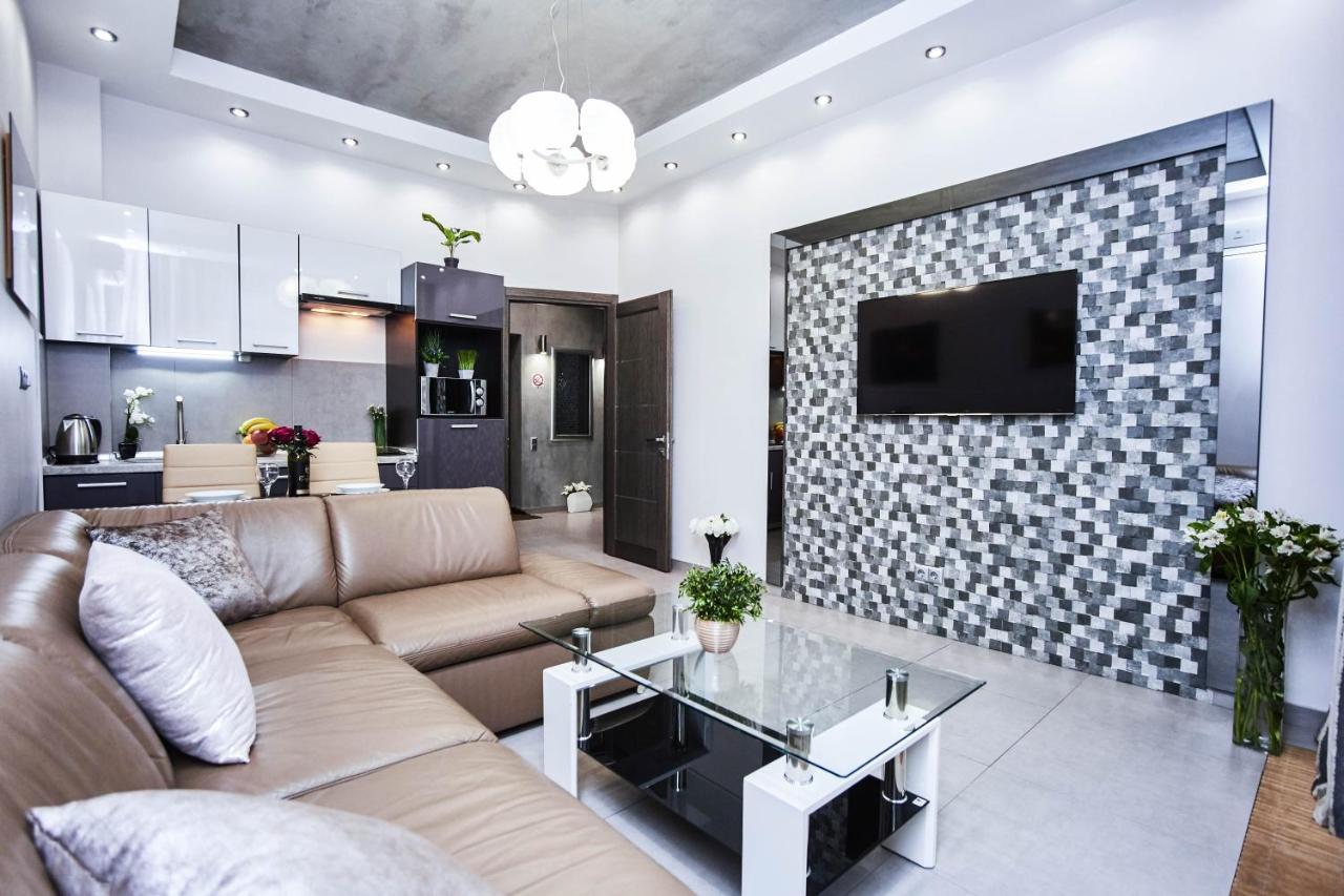Central Park Apartments Odessa Buitenkant foto