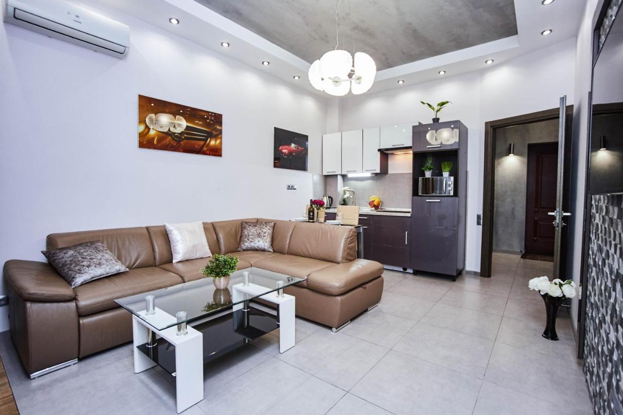 Central Park Apartments Odessa Buitenkant foto