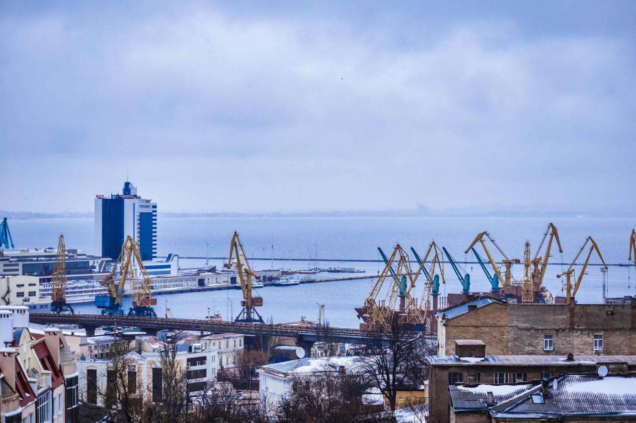 Central Park Apartments Odessa Buitenkant foto