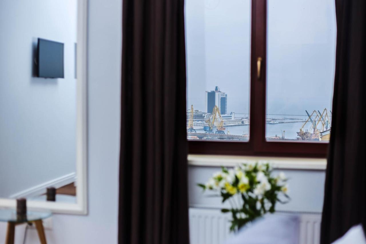 Central Park Apartments Odessa Buitenkant foto