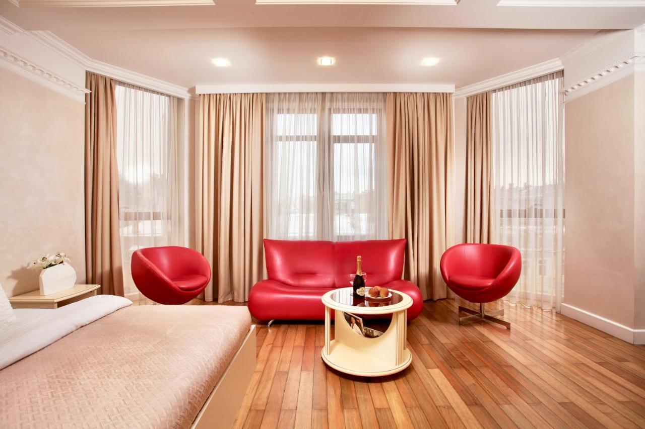 Central Park Apartments Odessa Buitenkant foto