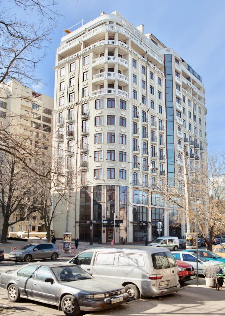 Central Park Apartments Odessa Buitenkant foto